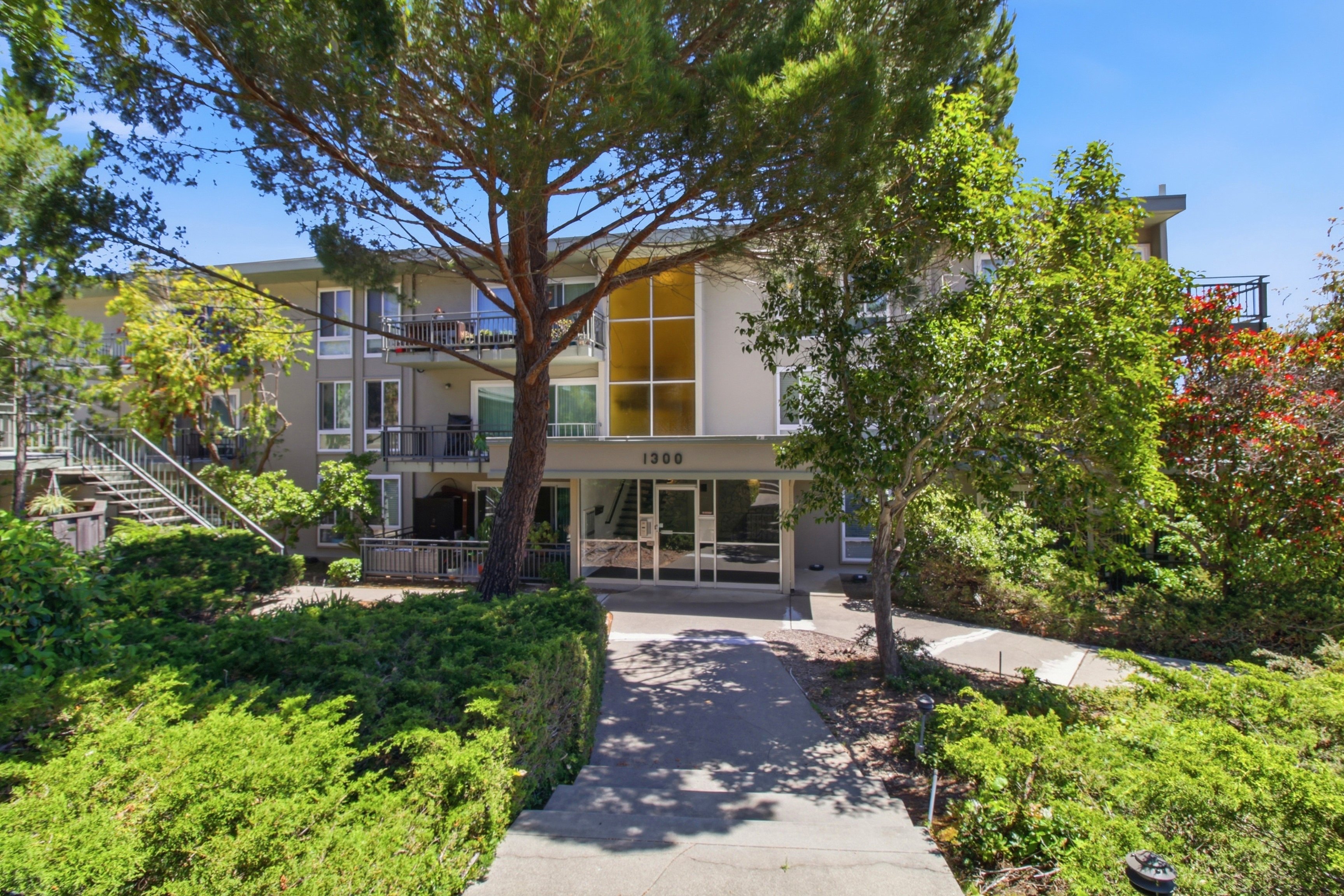 Glendora Apartments